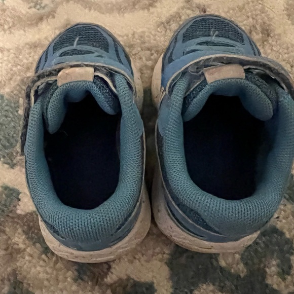 LAST CHANCE! New Balance Sneakers toddler size 5.5 blue and light pink - Picture 6 of 7